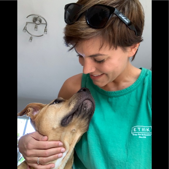 Meet your Posher, Stephanie - Picture 2 of 3